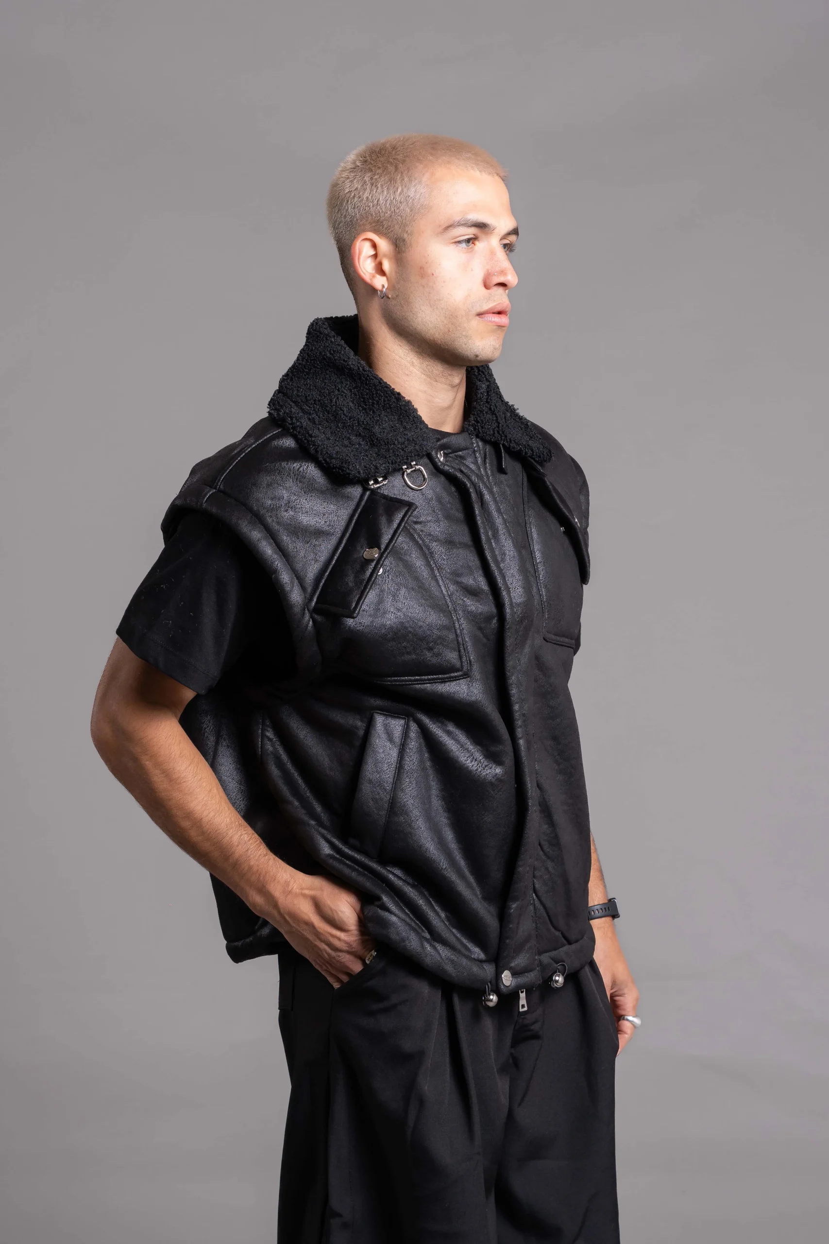 Chaleco Black - Revston (foto 2)