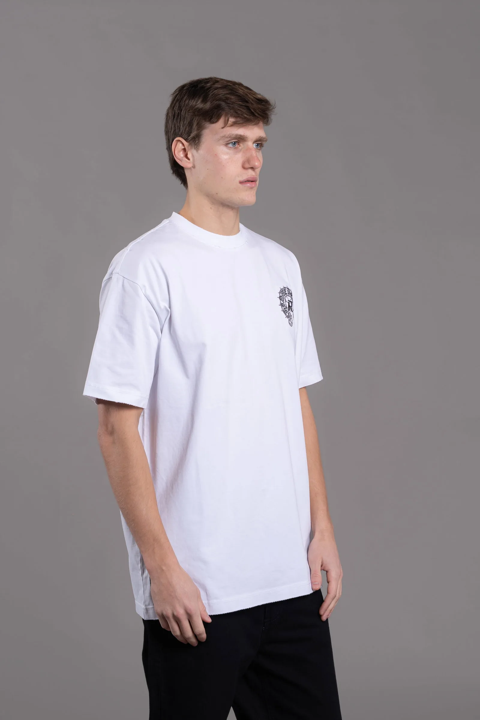 Alternative view of 013 Crest White