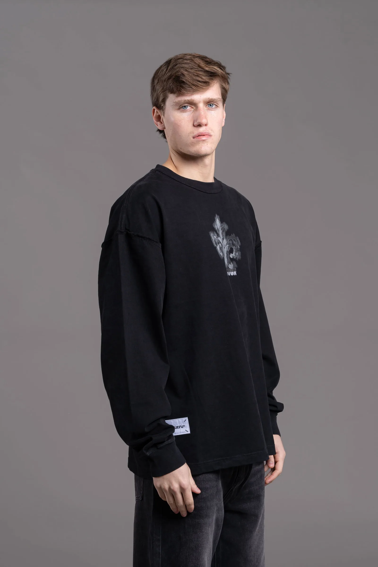 Alternative view of 03 Oversize Crest Black