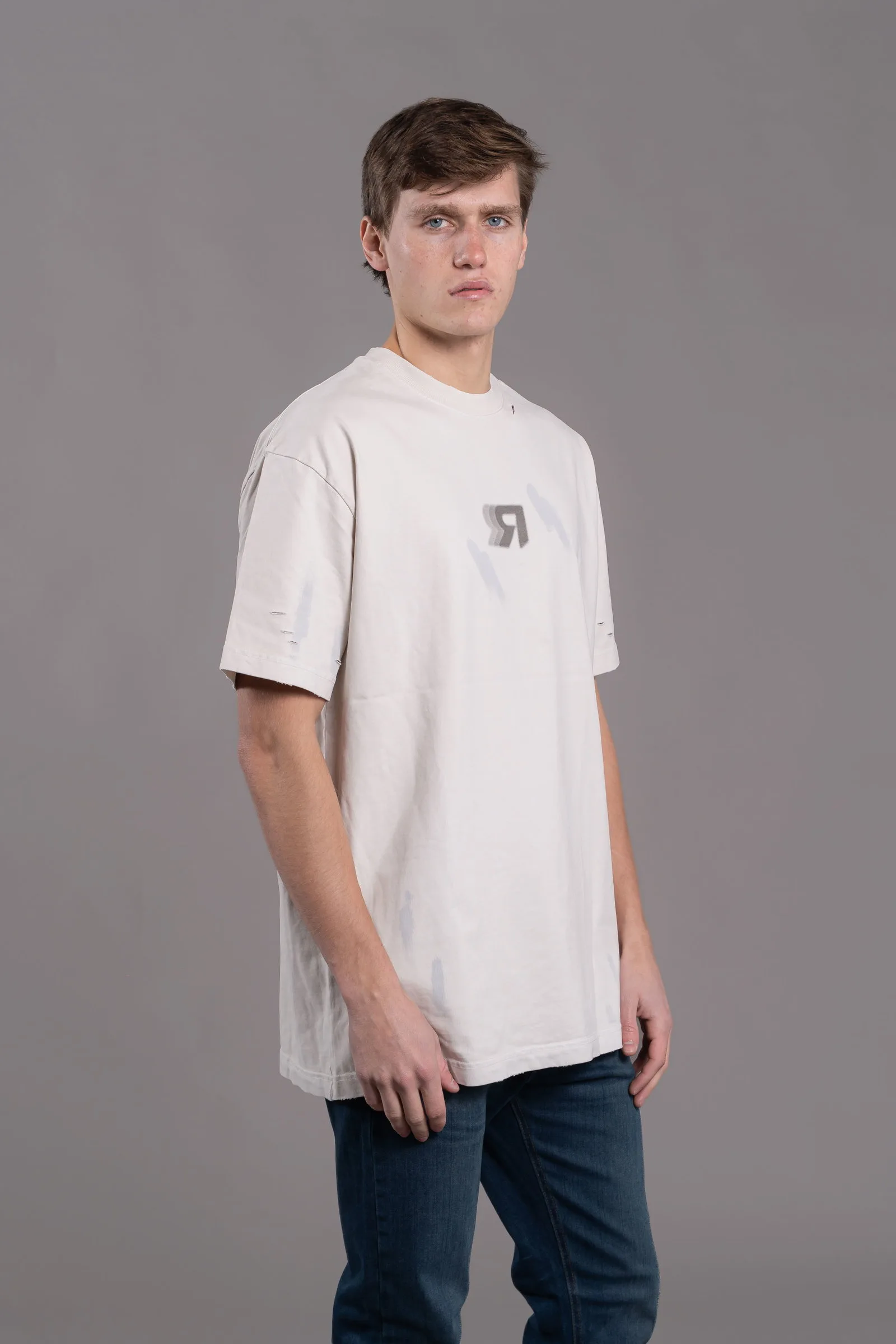 Alternative view of 04B Remera R