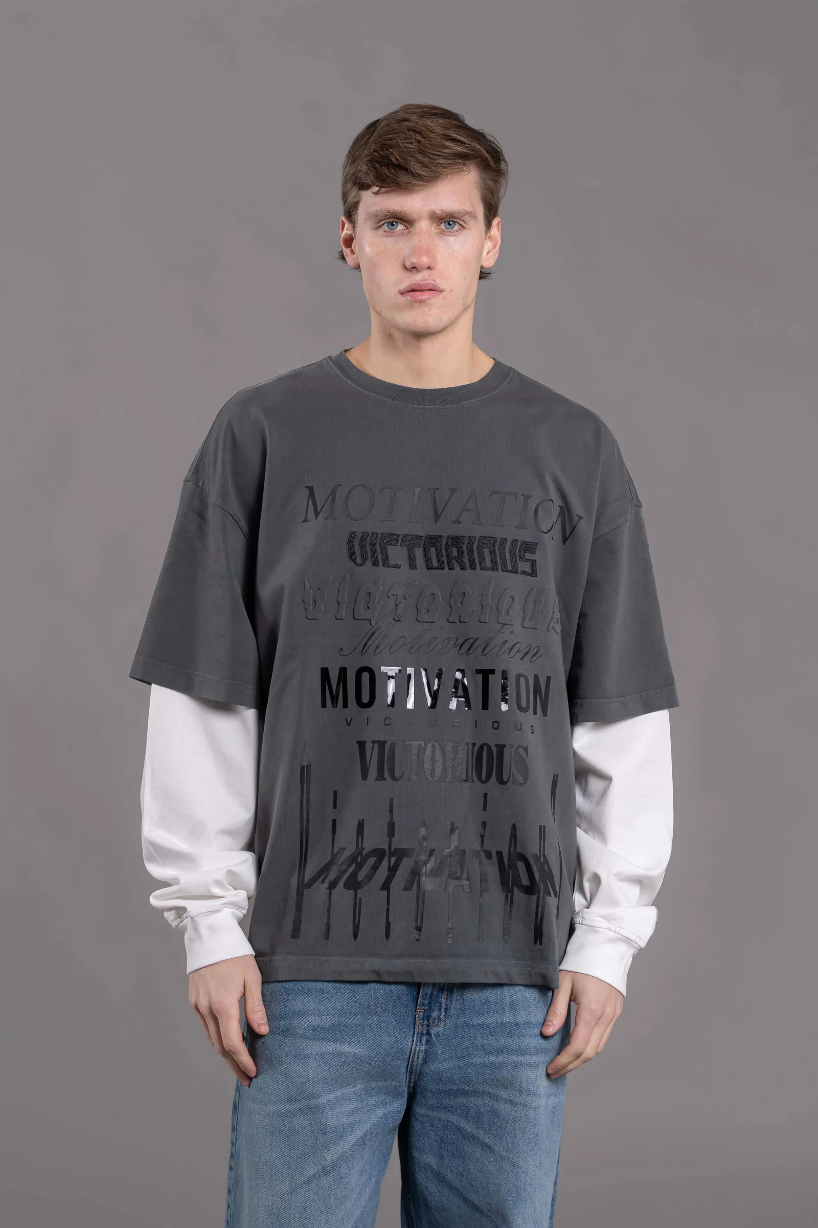 06 Oversized Motivation Layer Grey