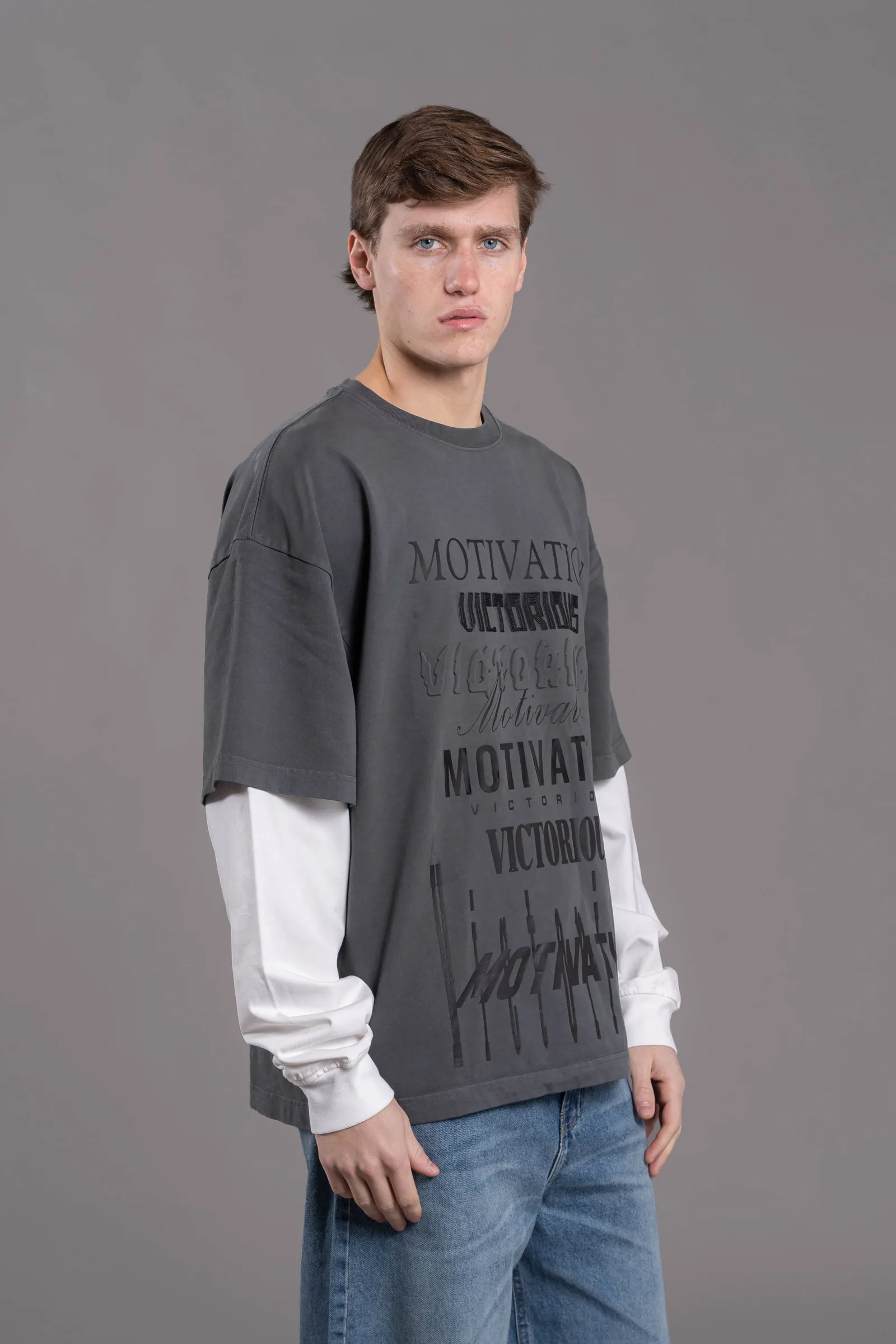 Alternative view of 06 Oversized Motivation Layer Grey
