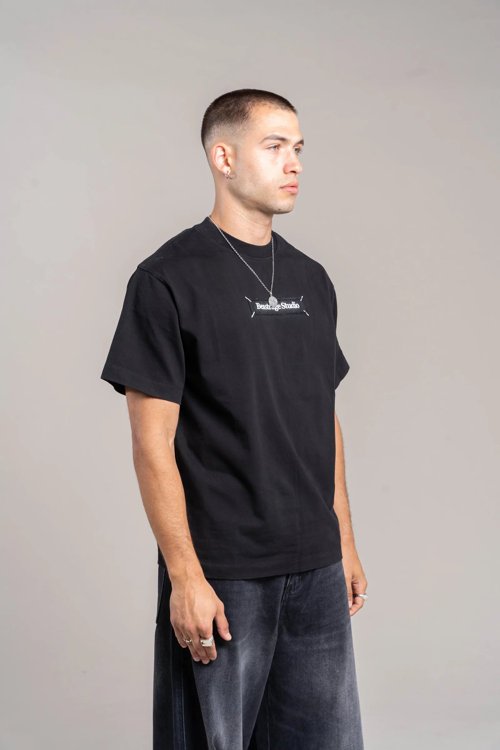 200R Remera con apliques Bordado - Imagen 3