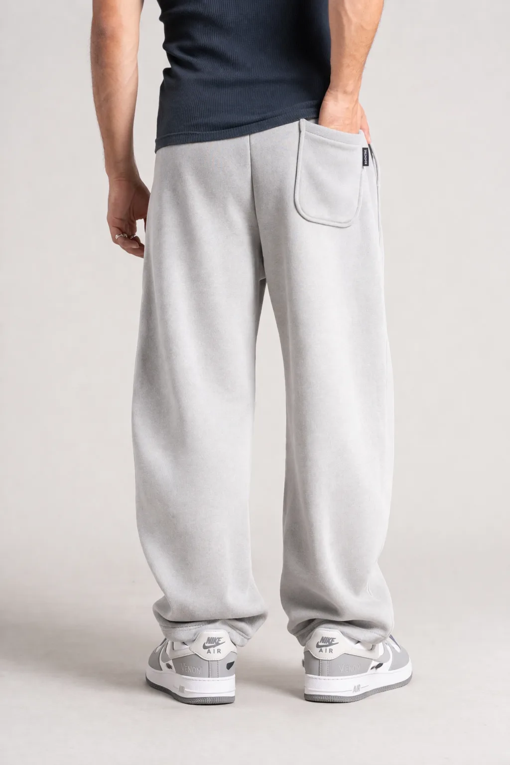 7802G Jogger Baggy Essential Grey - Imagen 4
