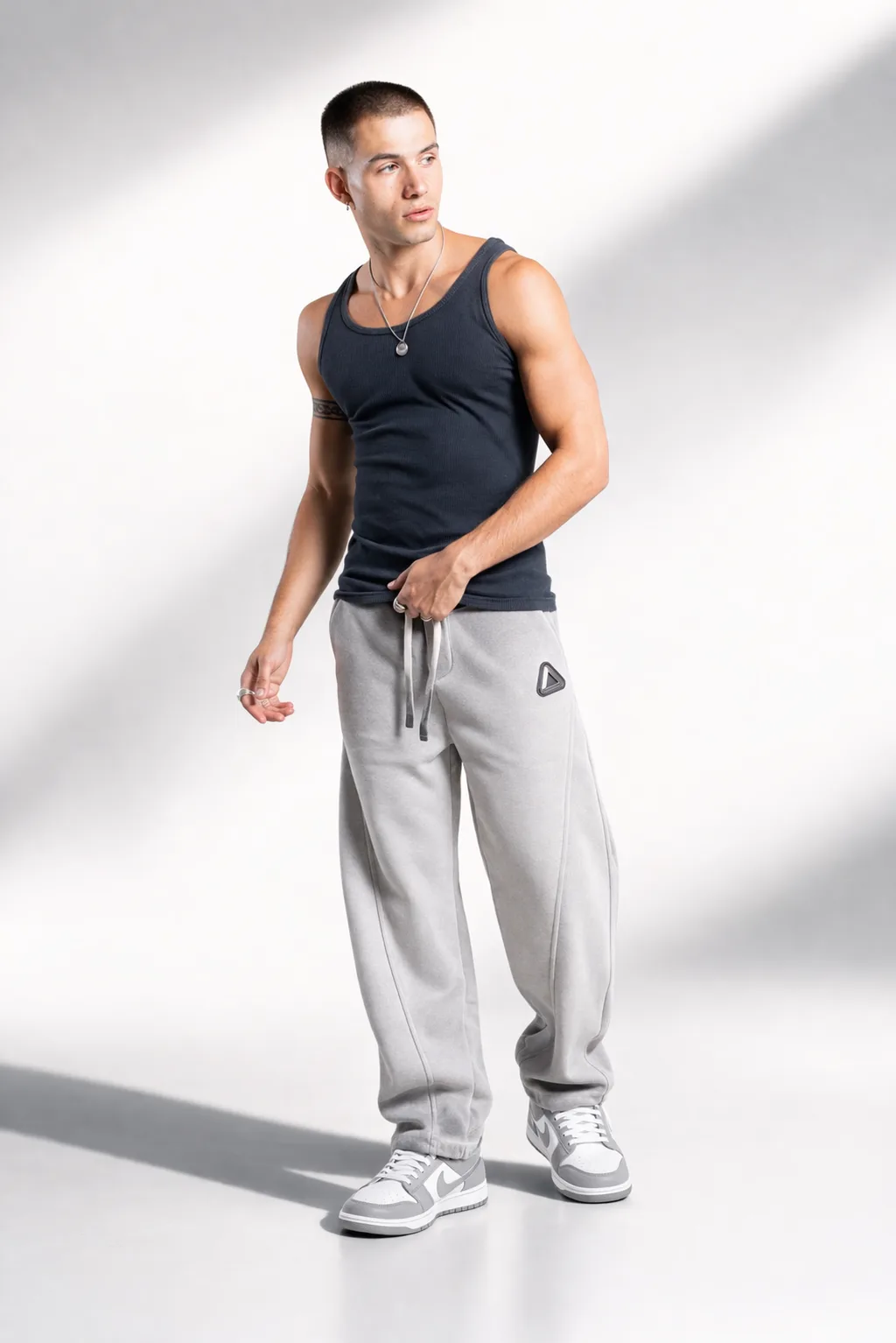 7802G Jogger Baggy Essential Grey - Imagen 5