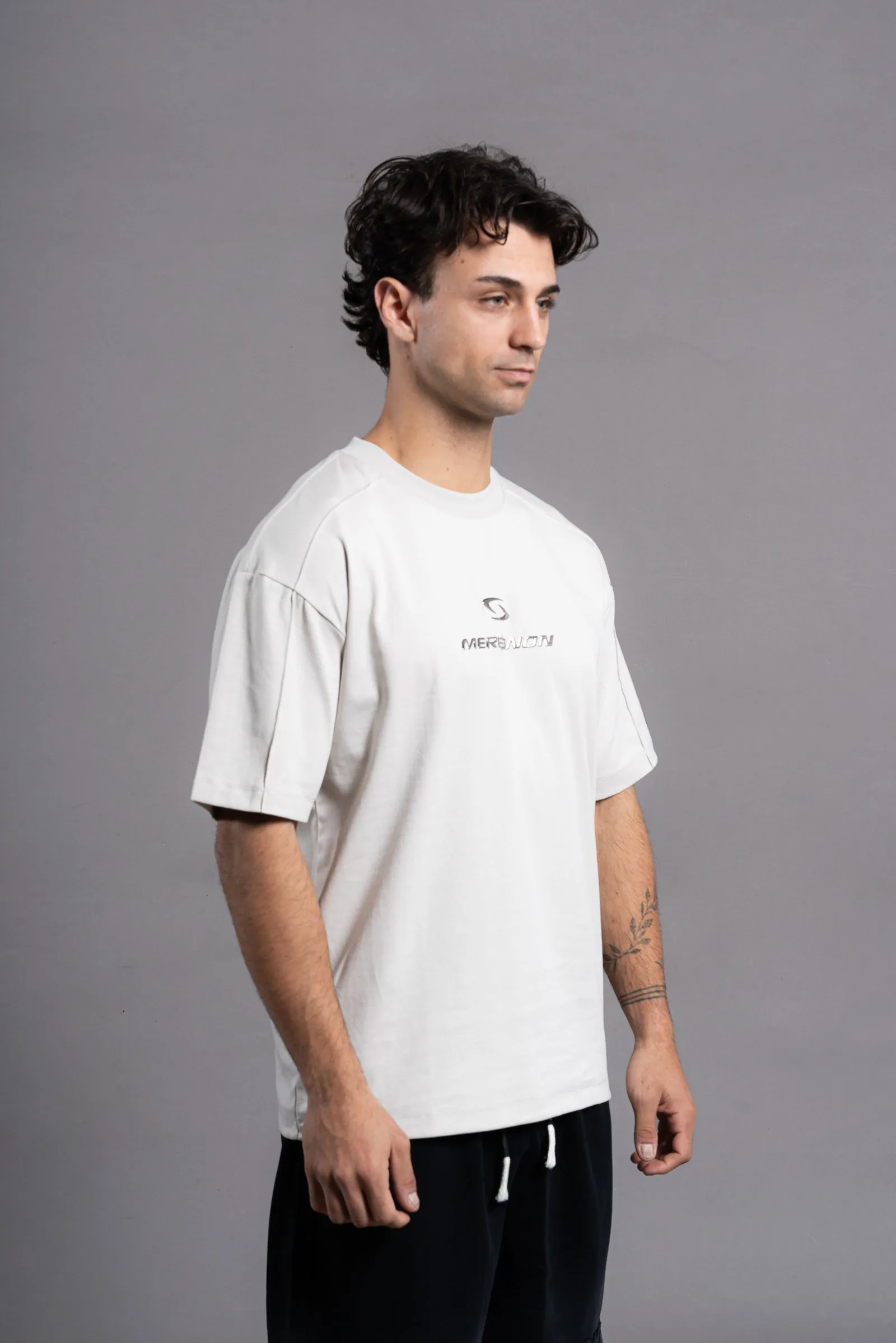 Alternative view of 95120C Remera cemento