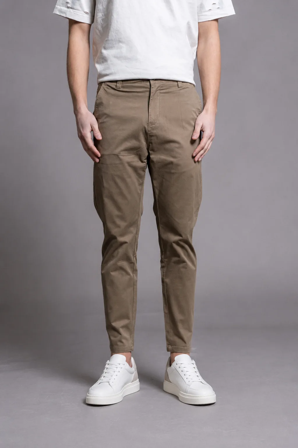 M674  Chino brown