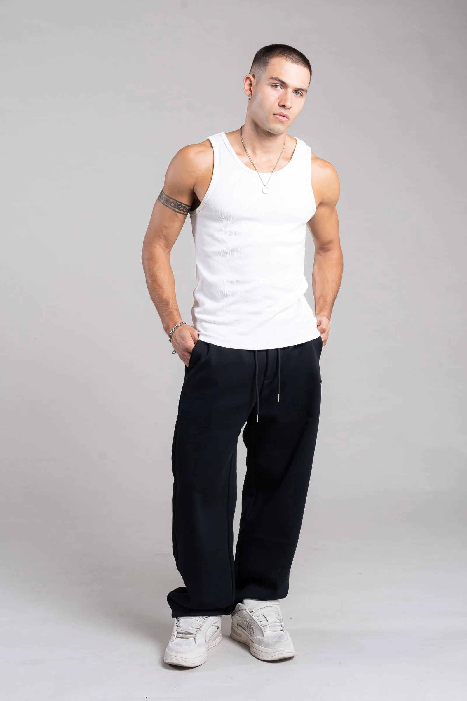 Y25771-1 JOGGING BLACK - Imagen 3