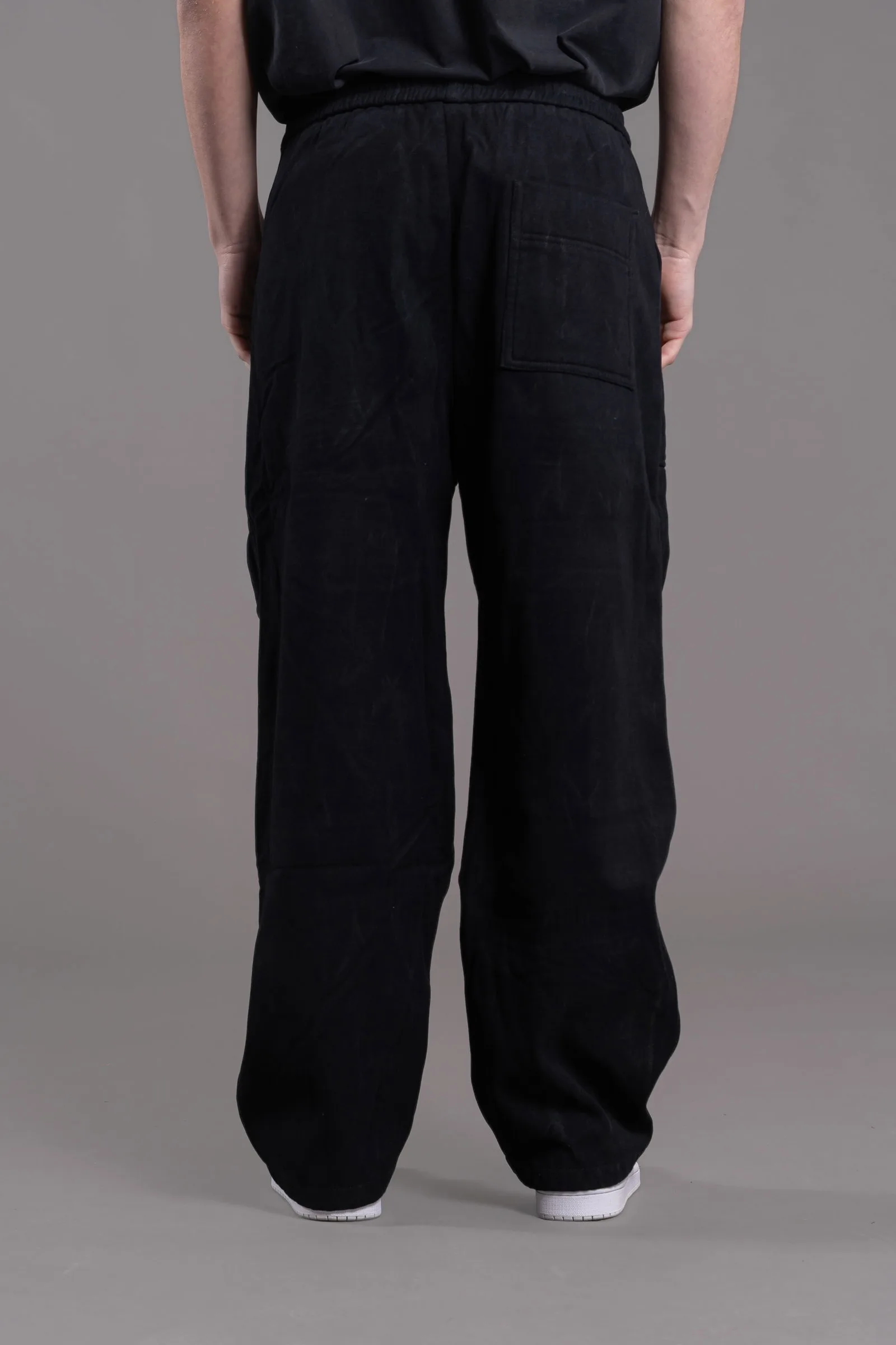 Y25776-1 jogging importado black - Imagen 4