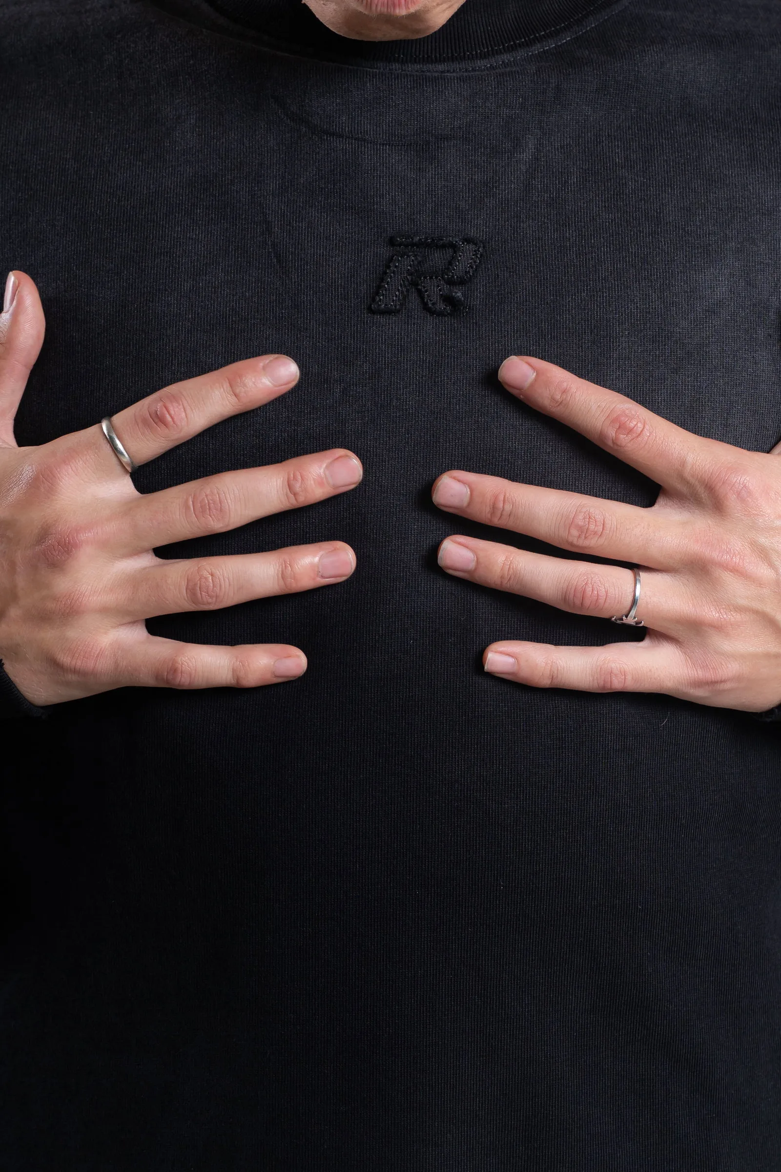 Alternative view of XZRN-43 REMERA BLACK CORE